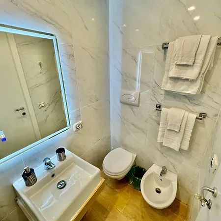 לינה וארוחת בוקר Nea Terrace *